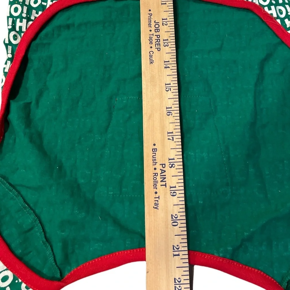 NWT Merry and Bright Christmas HoHoHo Doggie Sleeper